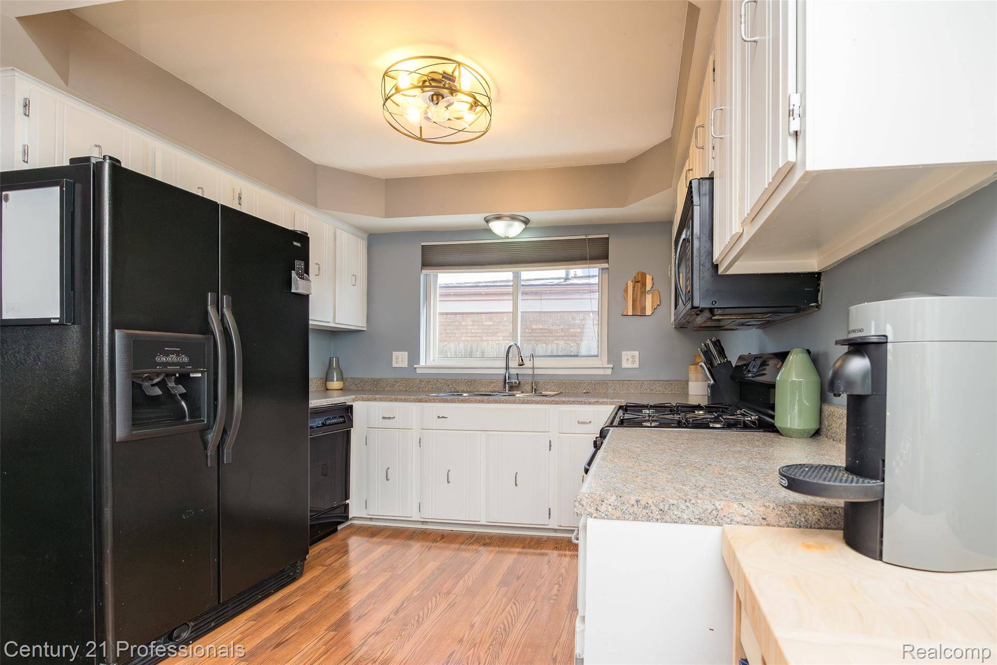 Sterling Heights, MI 48310,4939 Duchess DR