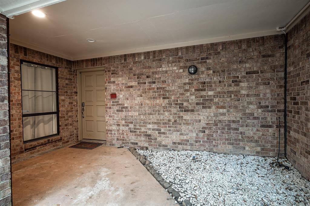 3451 Courtyard Circle, Farmers Branch, TX 75234