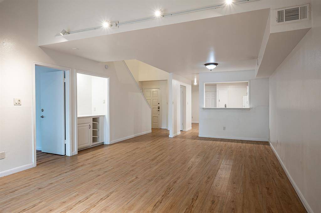 3451 Courtyard Circle, Farmers Branch, TX 75234