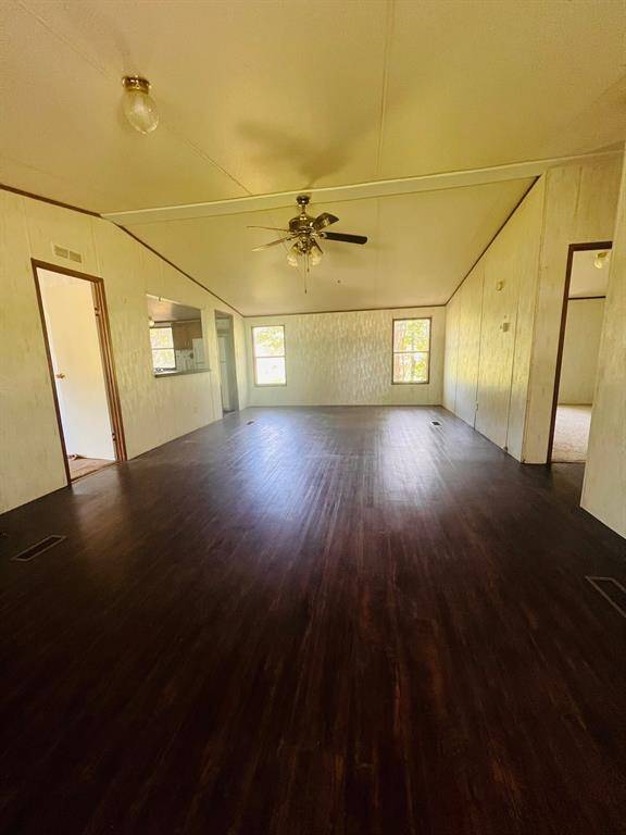 421 W Cedar Street, Gordon, TX 76453
