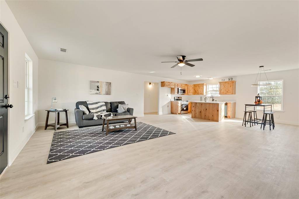 Joshua, TX 76058,5828 Thousand Oaks Drive