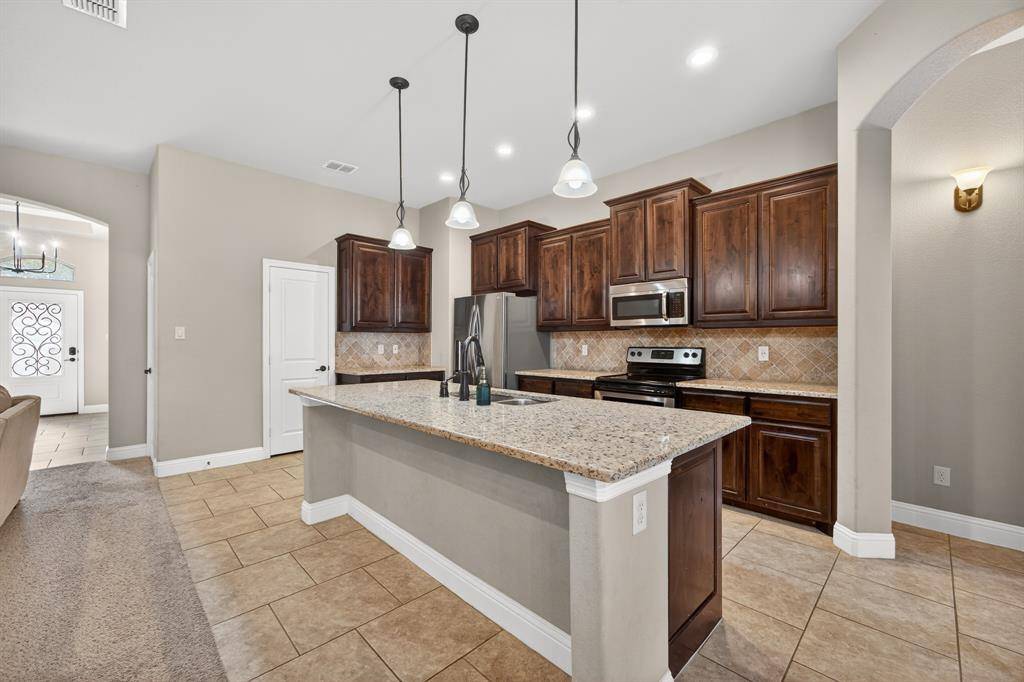 Saginaw, TX 76179,676 Fossil Wood Drive