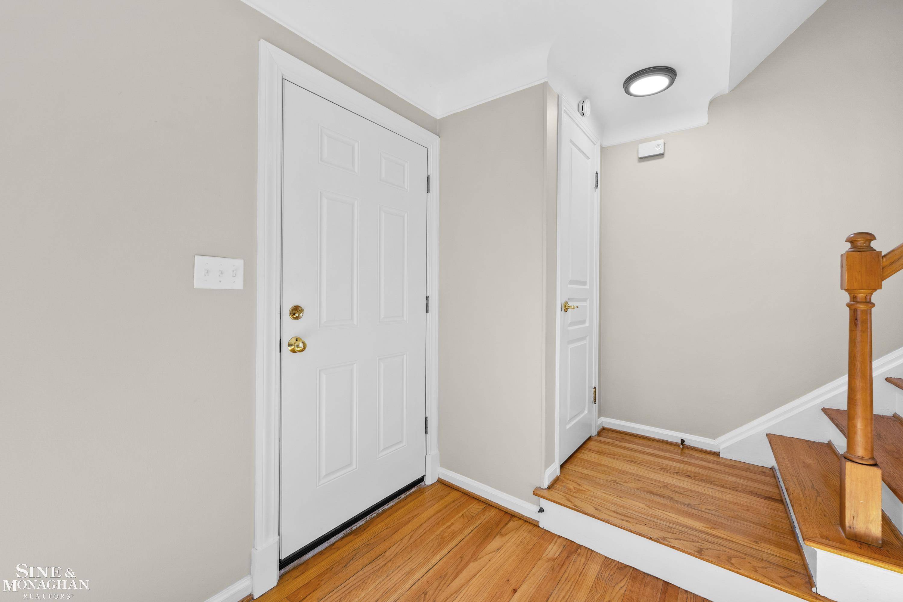 Grosse Pointe, MI 48230,25 VILLAGE LN