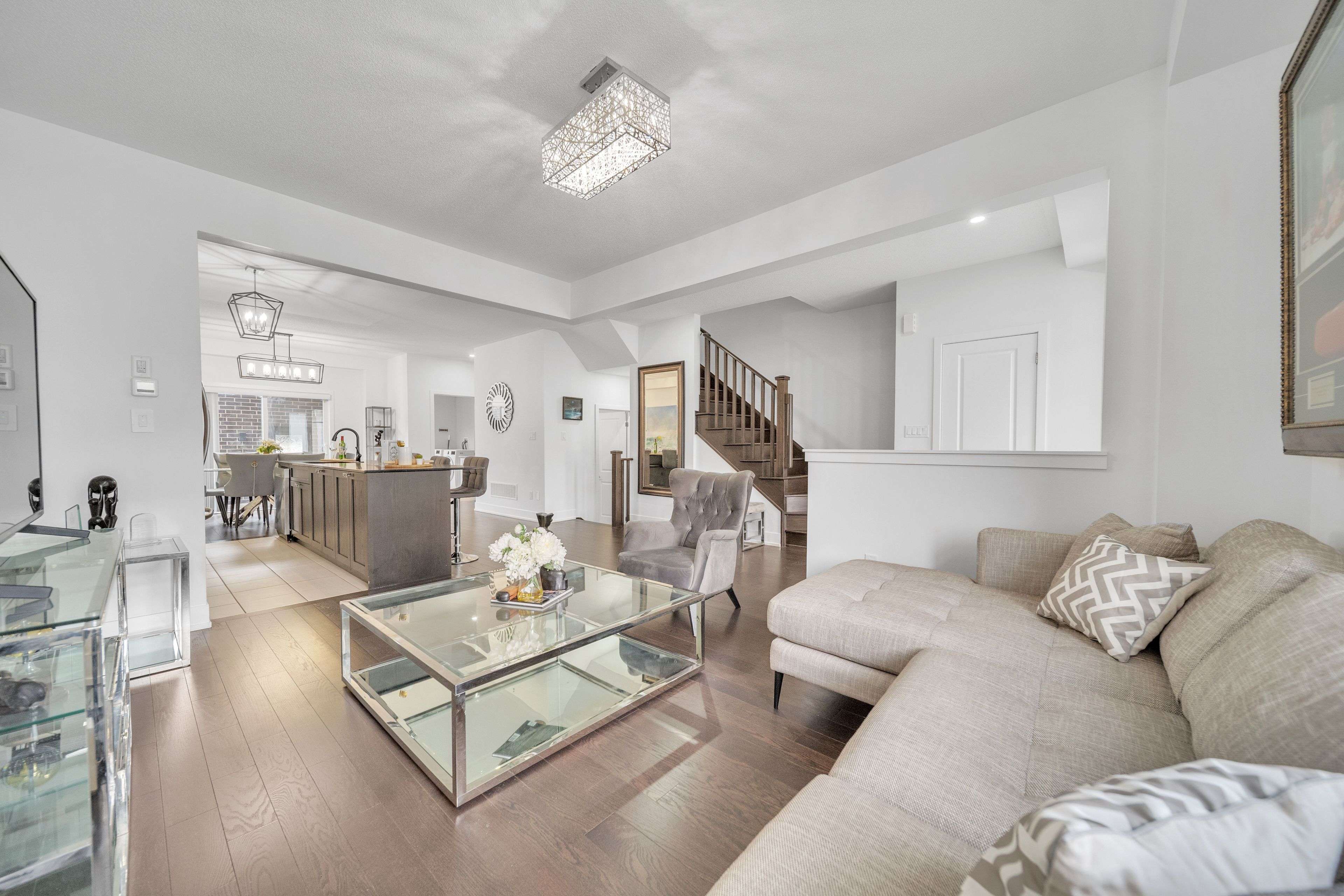 Whitby, ON L1P 0H7,202 Coronation RD