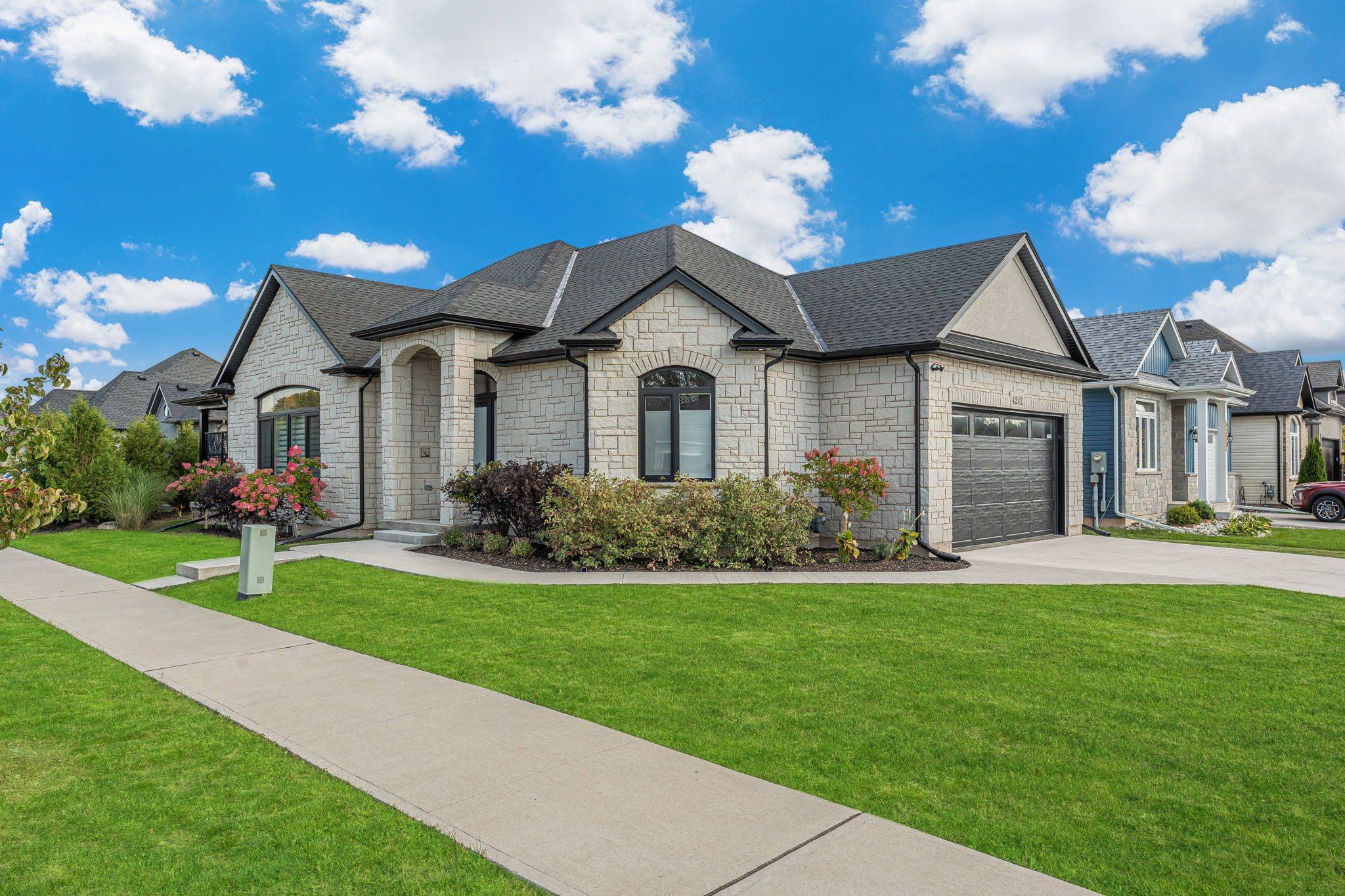 Fort Erie, ON L0S 1S0,4242 Village Creek DR