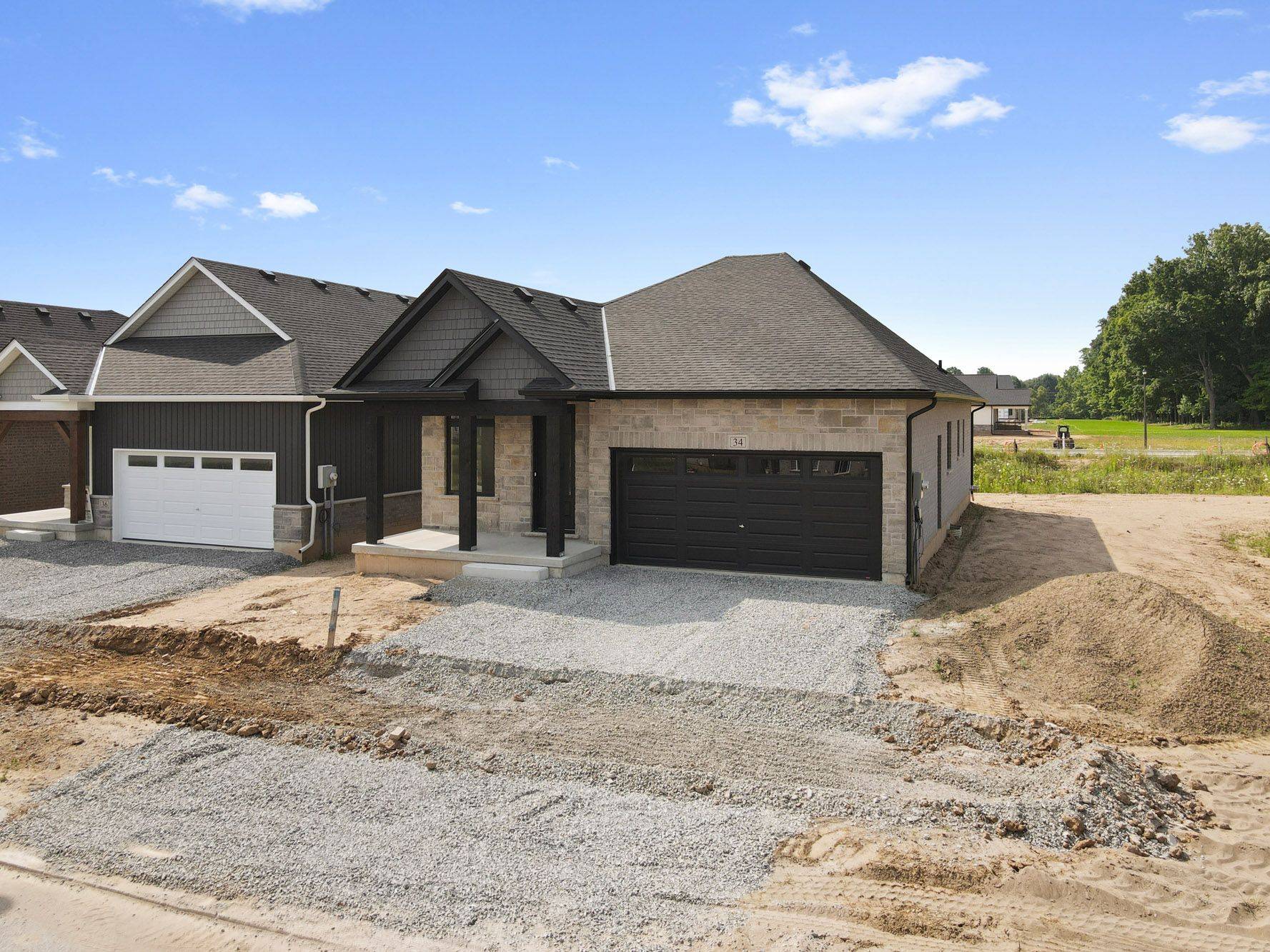 Pelham, ON L0S 1E1,34 MARIE ST