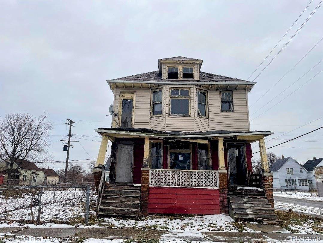 Detroit, MI 48213,5300 Rohns ST