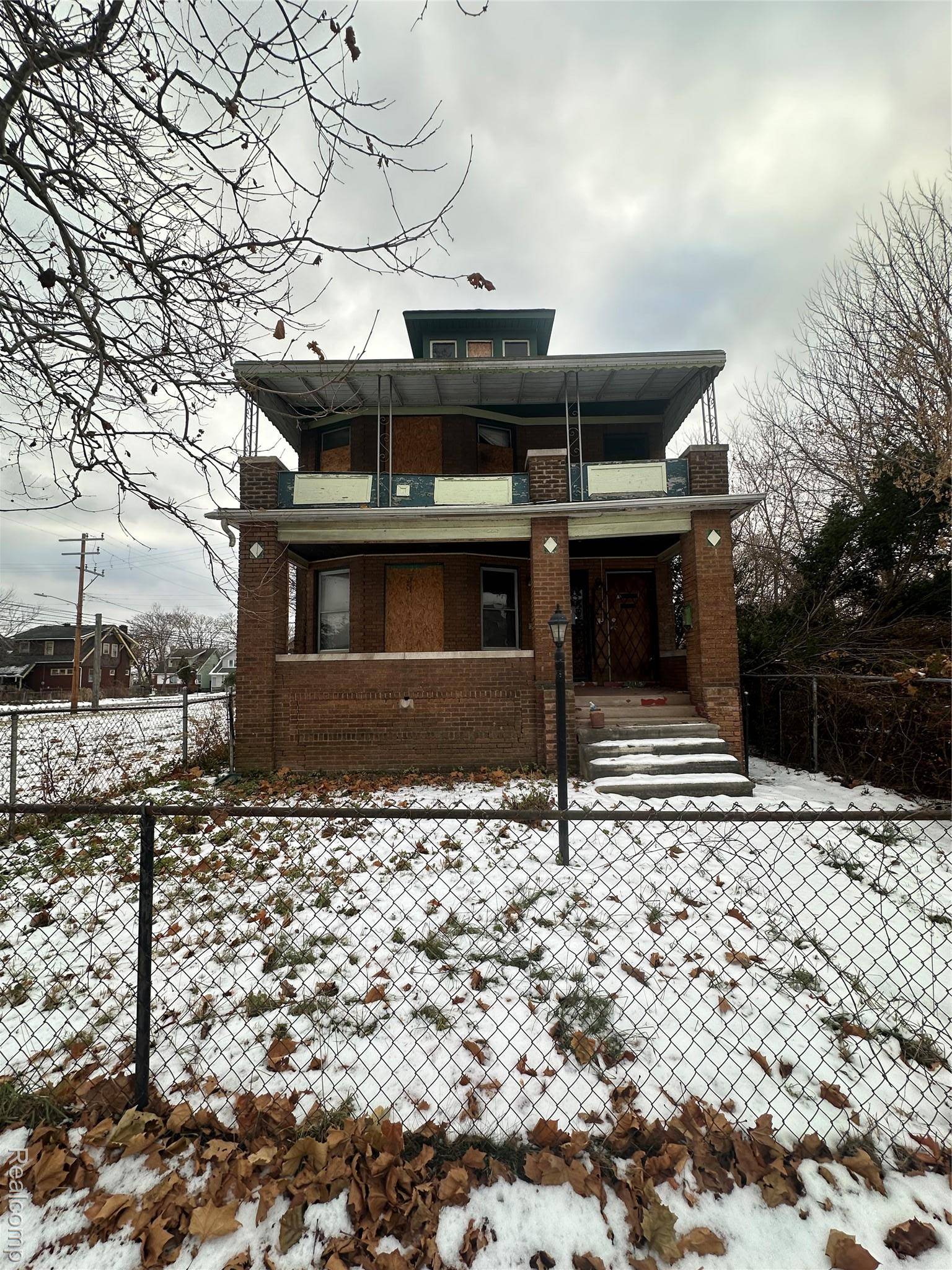 Detroit, MI 48215,713 Kitchener ST