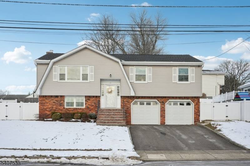 Totowa Boro, NJ 07512,14 Carr Pl