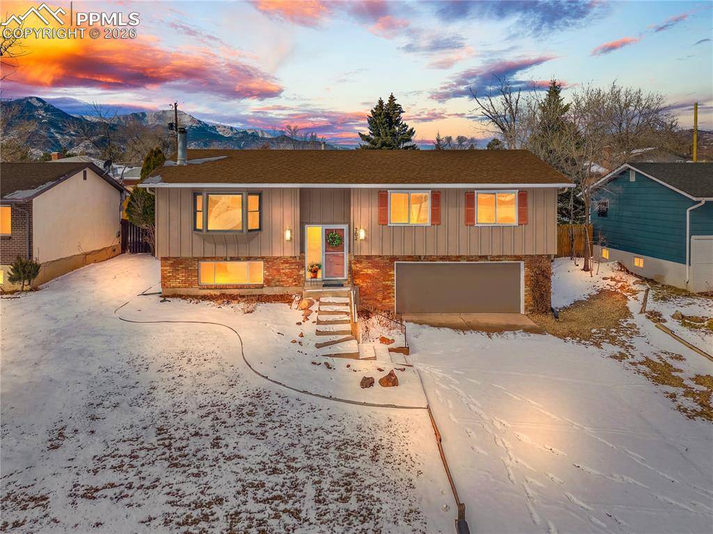 Colorado Springs, CO 80904,702 Paradise LN