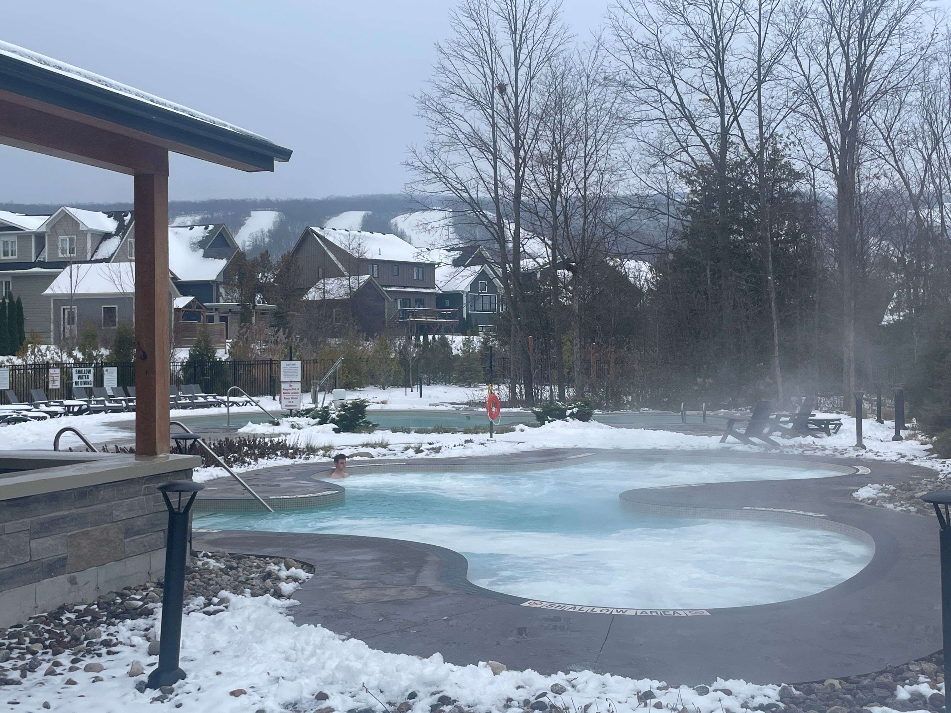 Blue Mountains, ON L9Y 5L8,130 Courtland ST