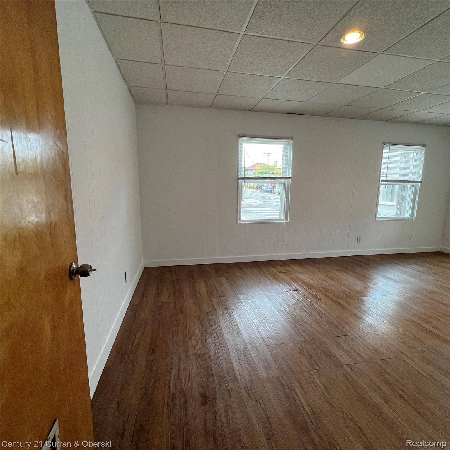 Royal Oak, MI 48067,300 E 4th ST #1