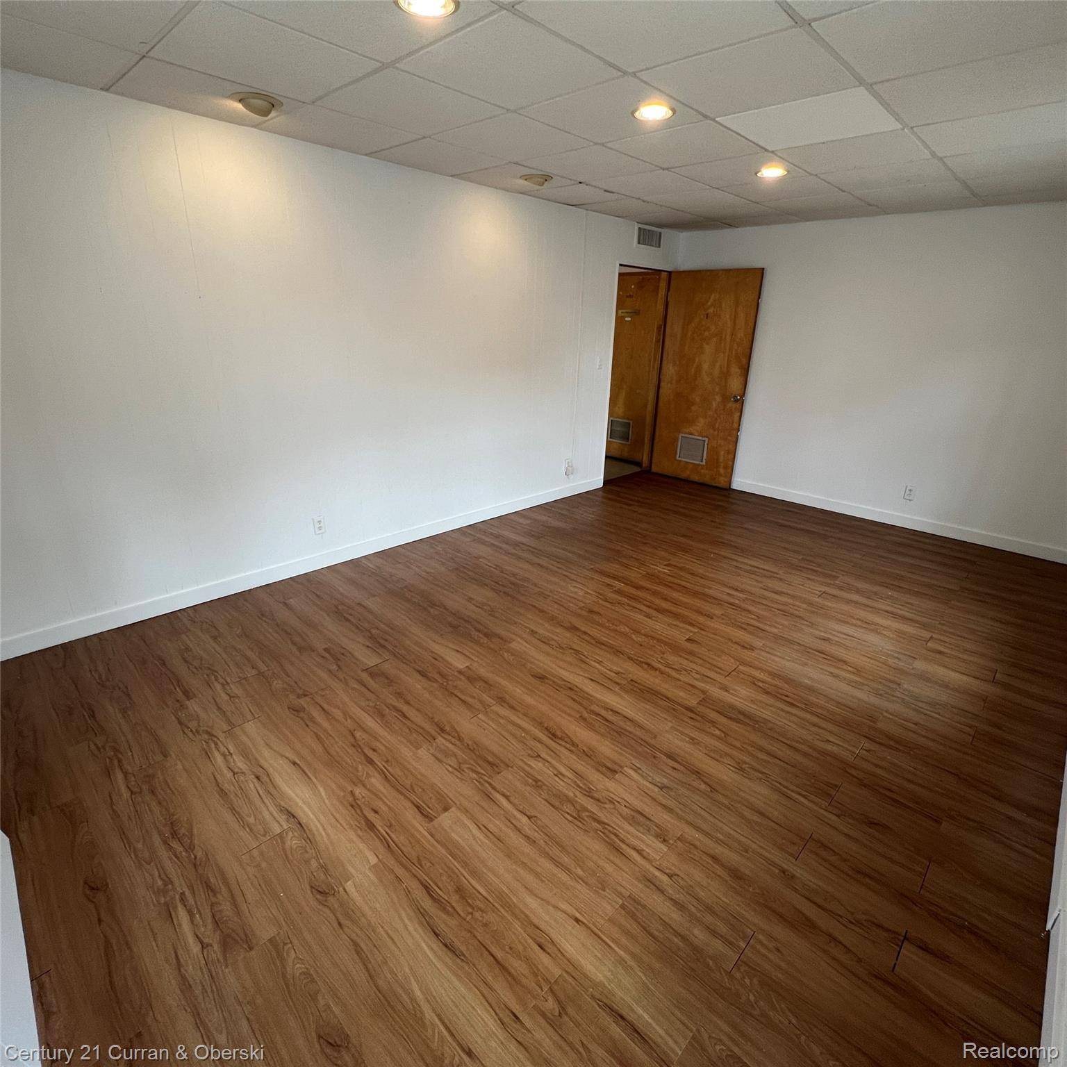 Royal Oak, MI 48067,300 E 4th ST #1