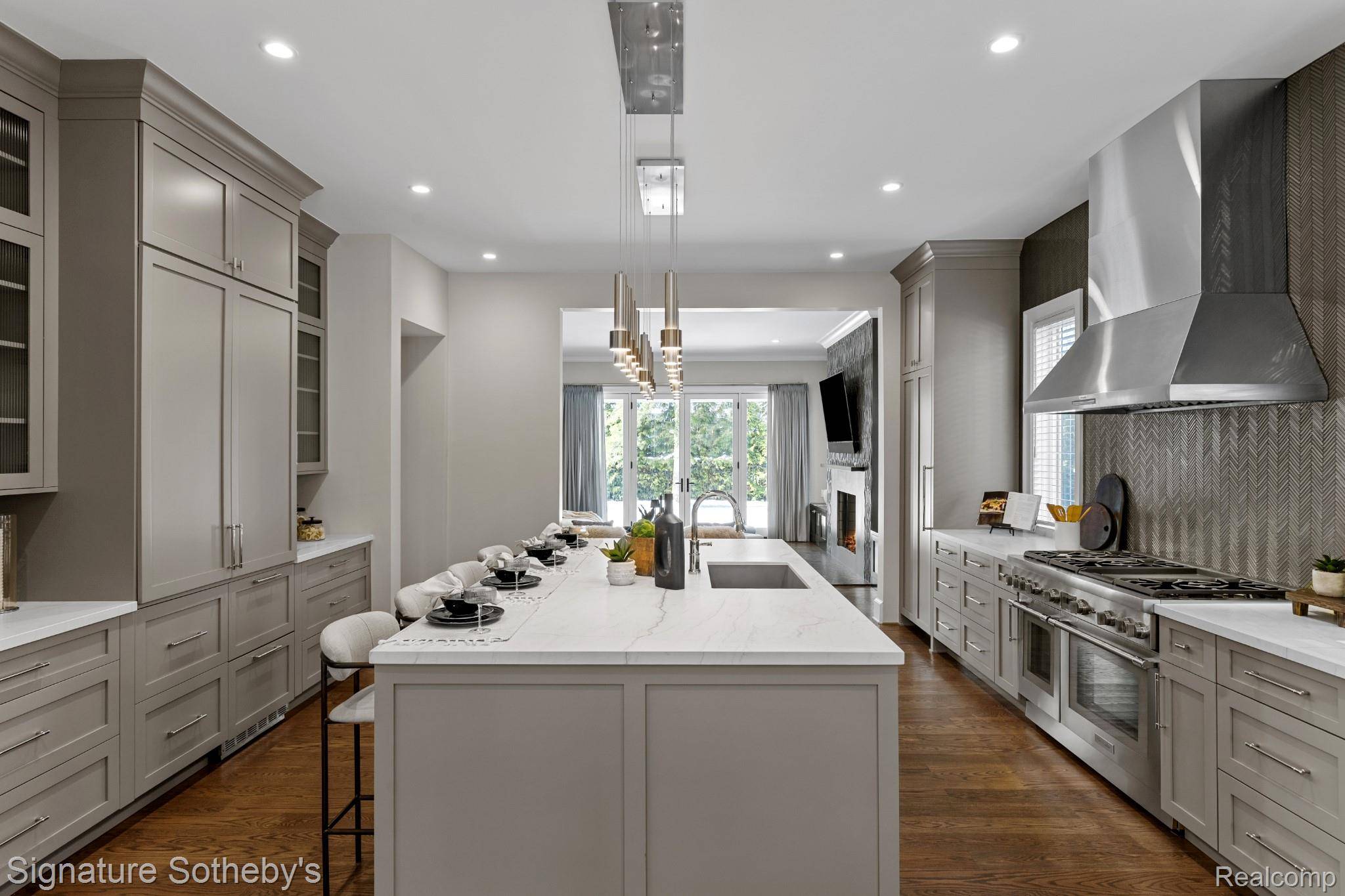 Birmingham, MI 48009,1295 Lakeside DR