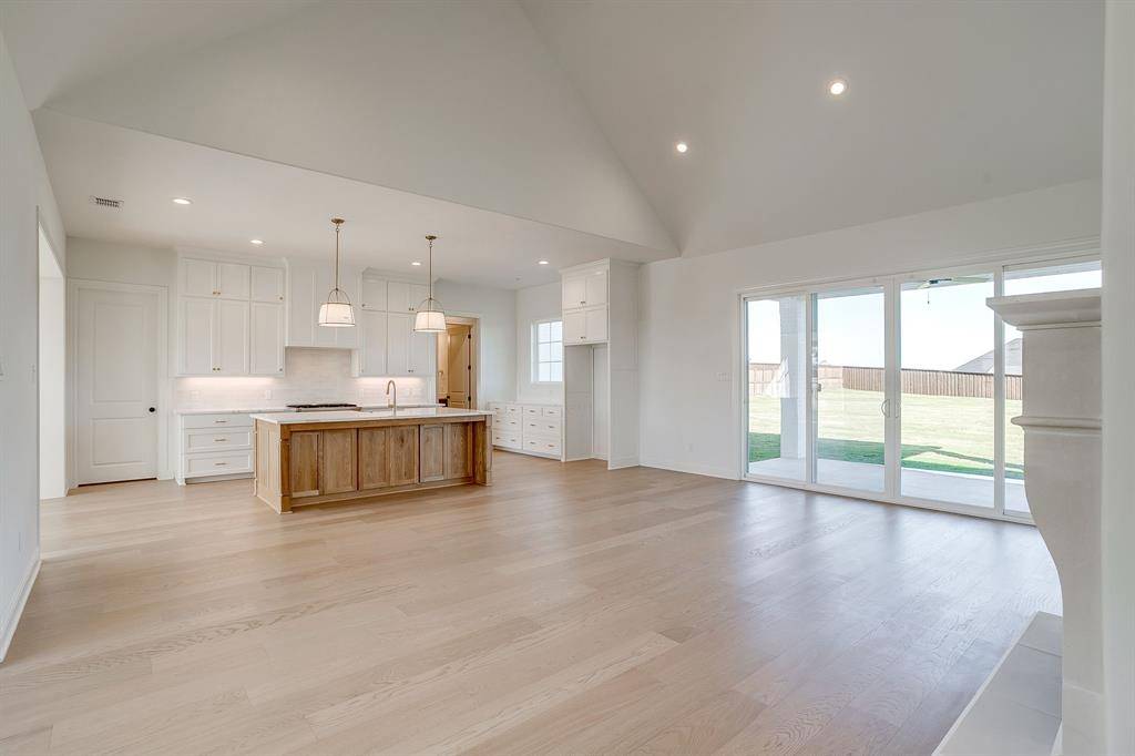 Benbrook, TX 76126,8129 Spanish Hills