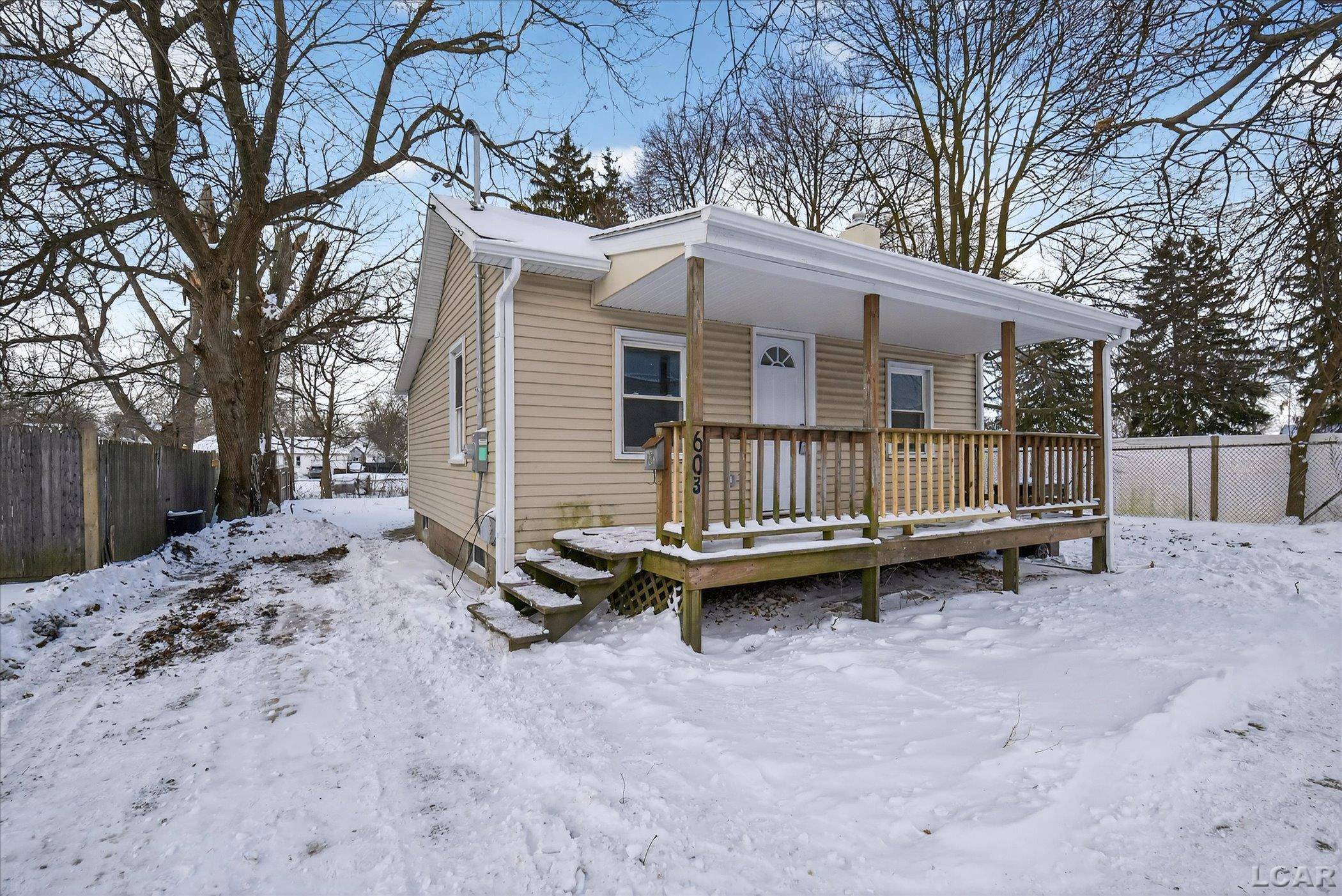 Adrian, MI 49221,603 S Center ST