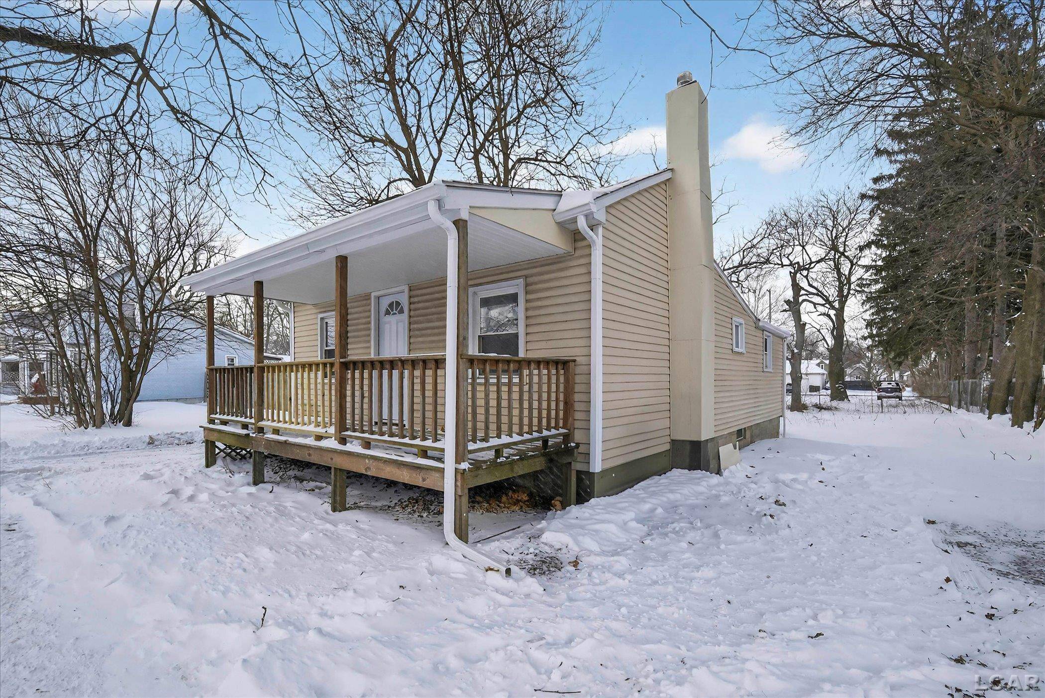 Adrian, MI 49221,603 S Center ST