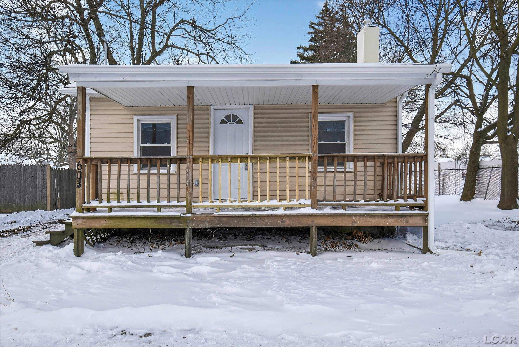 Adrian, MI 49221,603 S Center ST