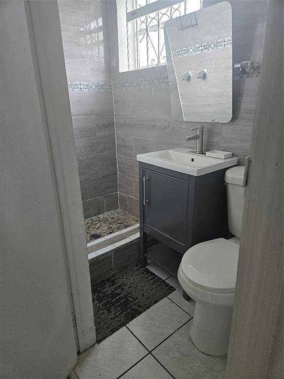 Miami, FL 33169,Address not disclosed