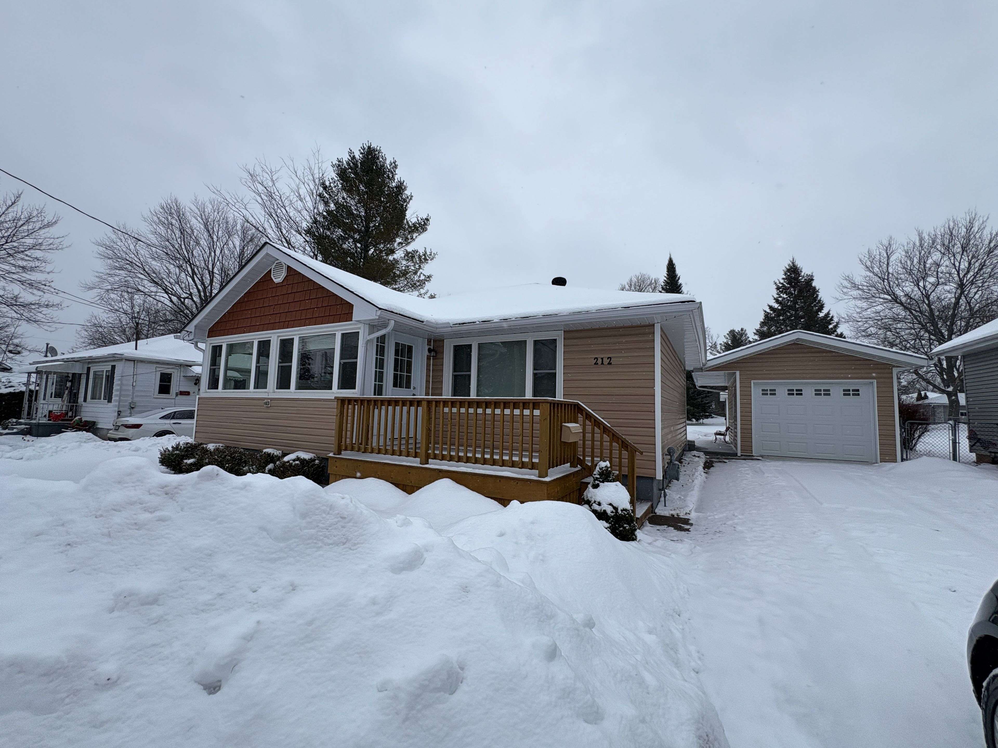 Greater Napanee, ON K7R 2H7,212 Thomas ST W