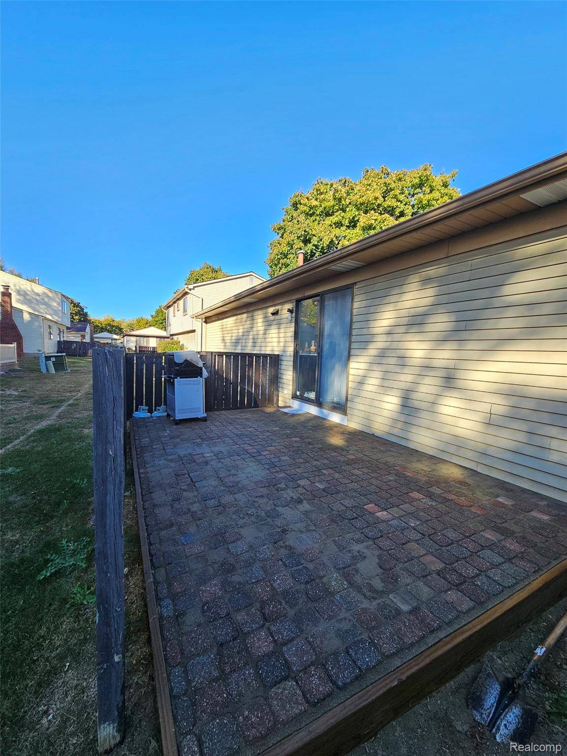 Troy, MI 48083,2926 Roundtree DR