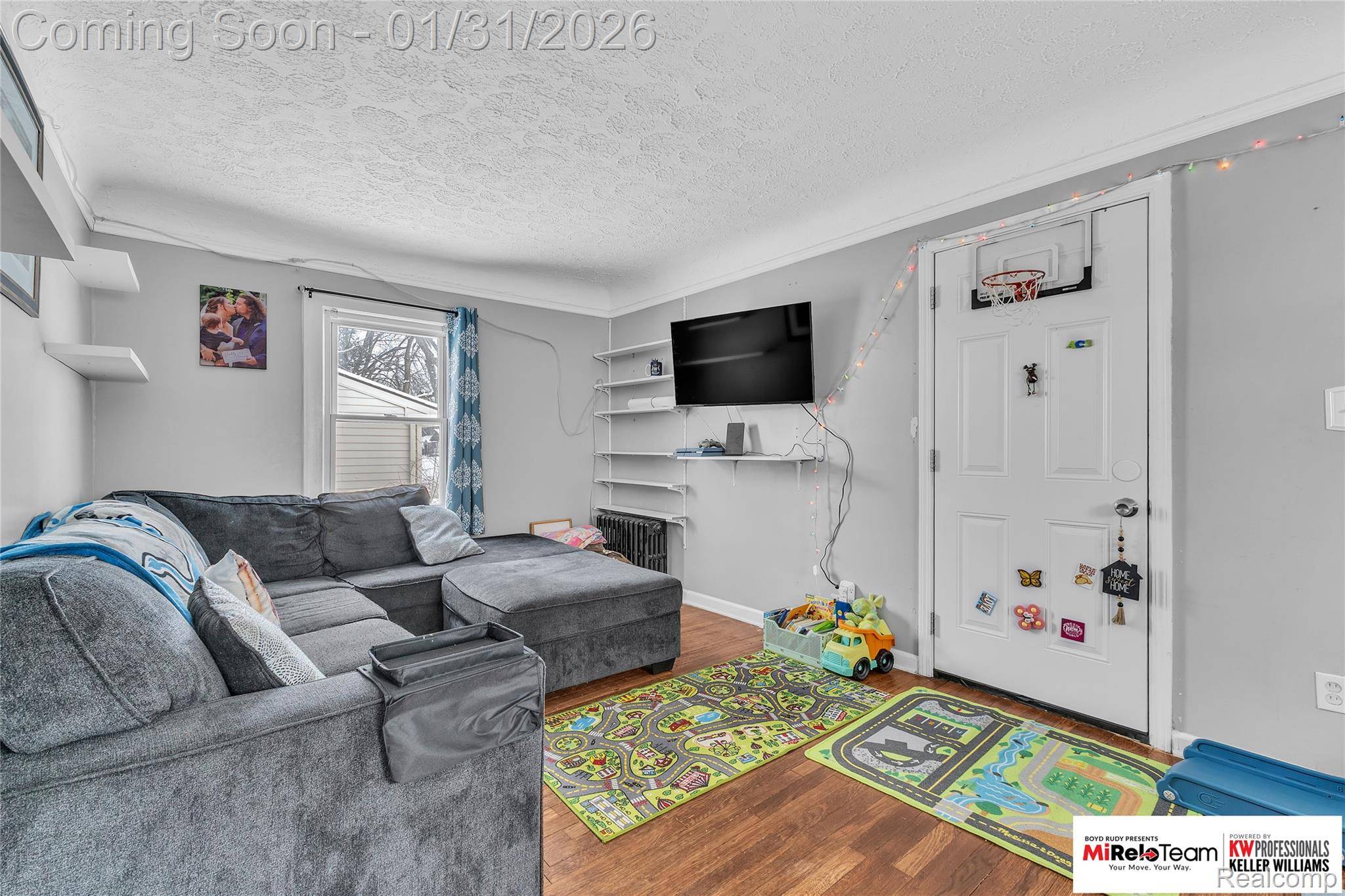 Redford, MI 48240,20019 Macarthur ST