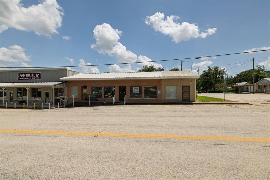 Chico, TX 76431,113 W Decatur Street