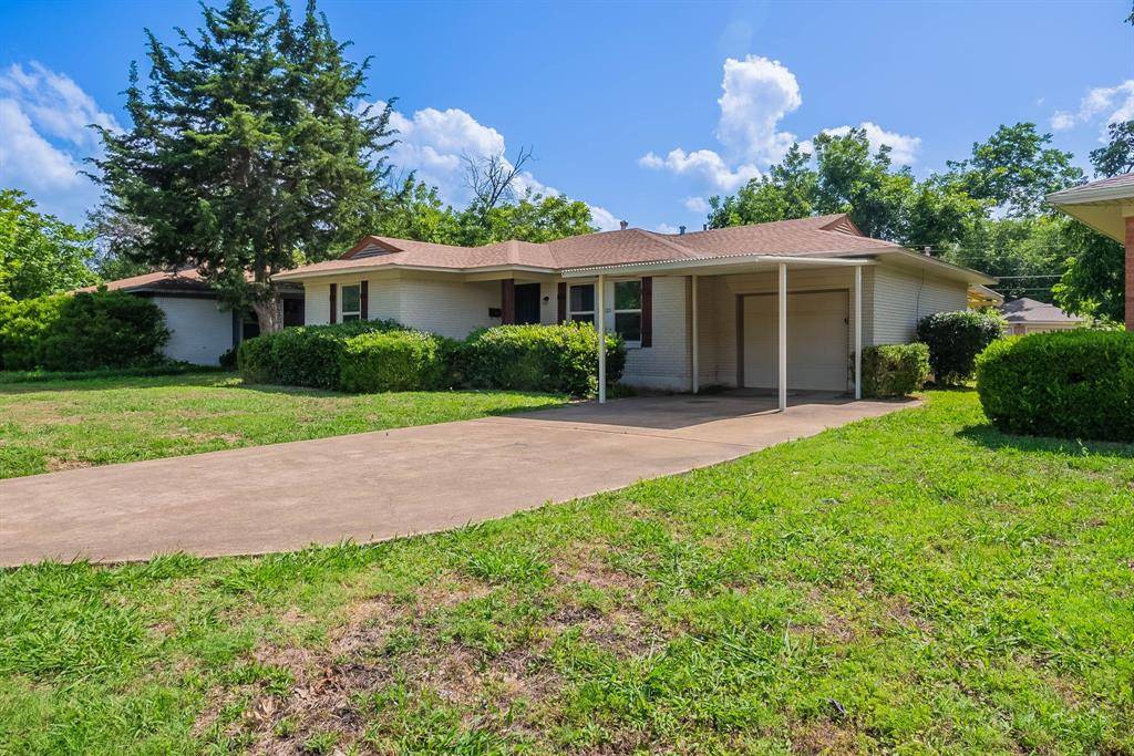 Dallas, TX 75228,10033 Casa Oaks Drive