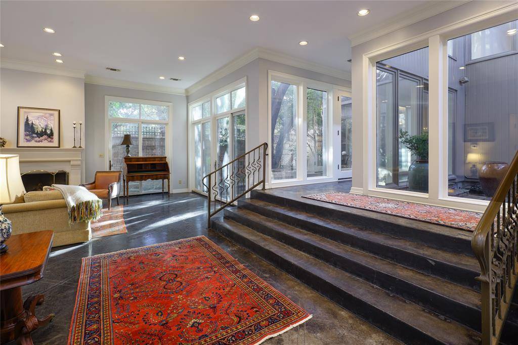 Dallas, TX 75225,7 Glenchester Court