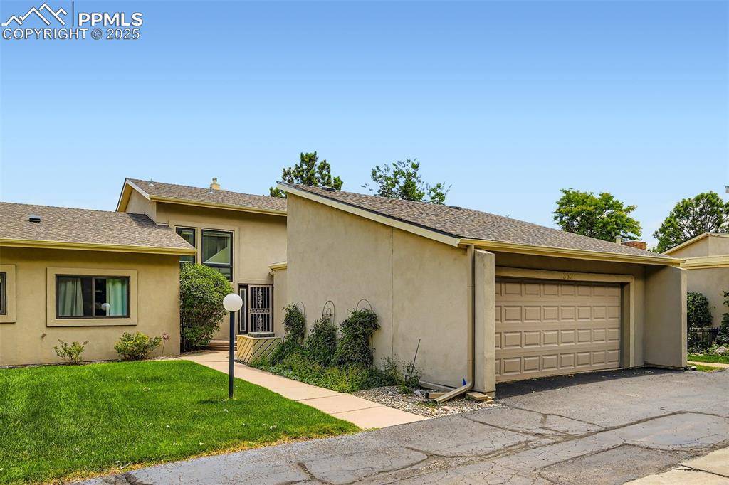Colorado Springs, CO 80906,352 Blue Windsor LN