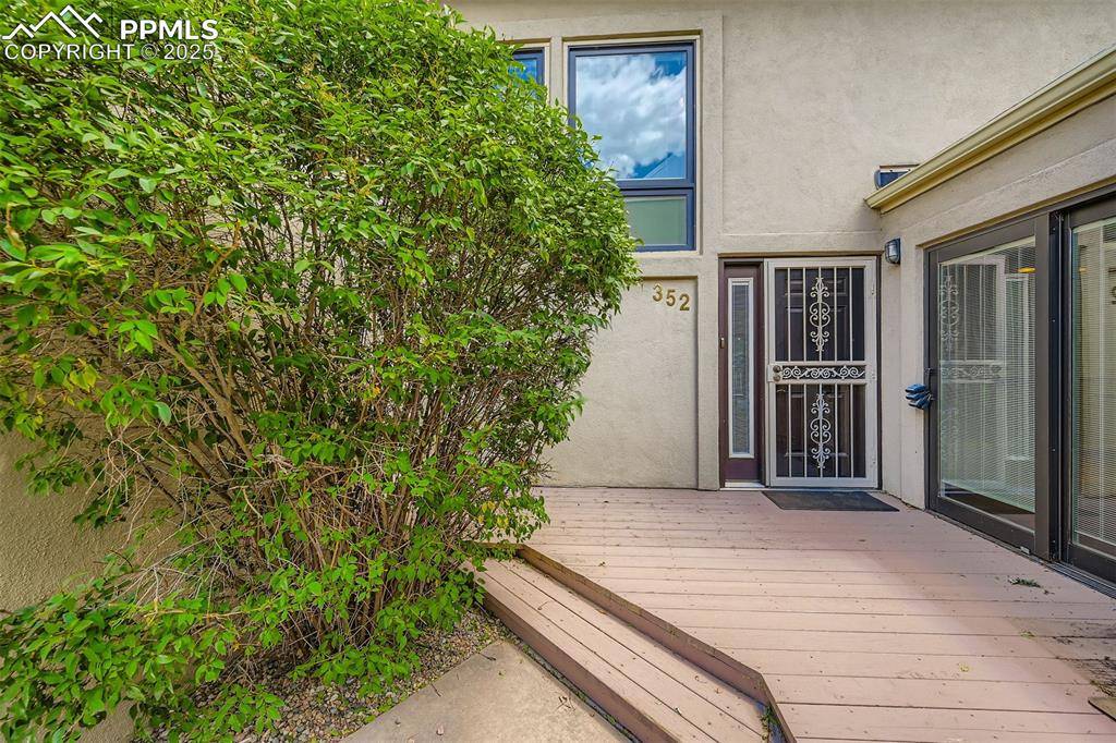 Colorado Springs, CO 80906,352 Blue Windsor LN