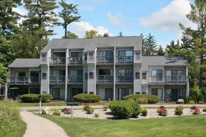 Williamsburg, MI 49690,5605 E Creeks XING