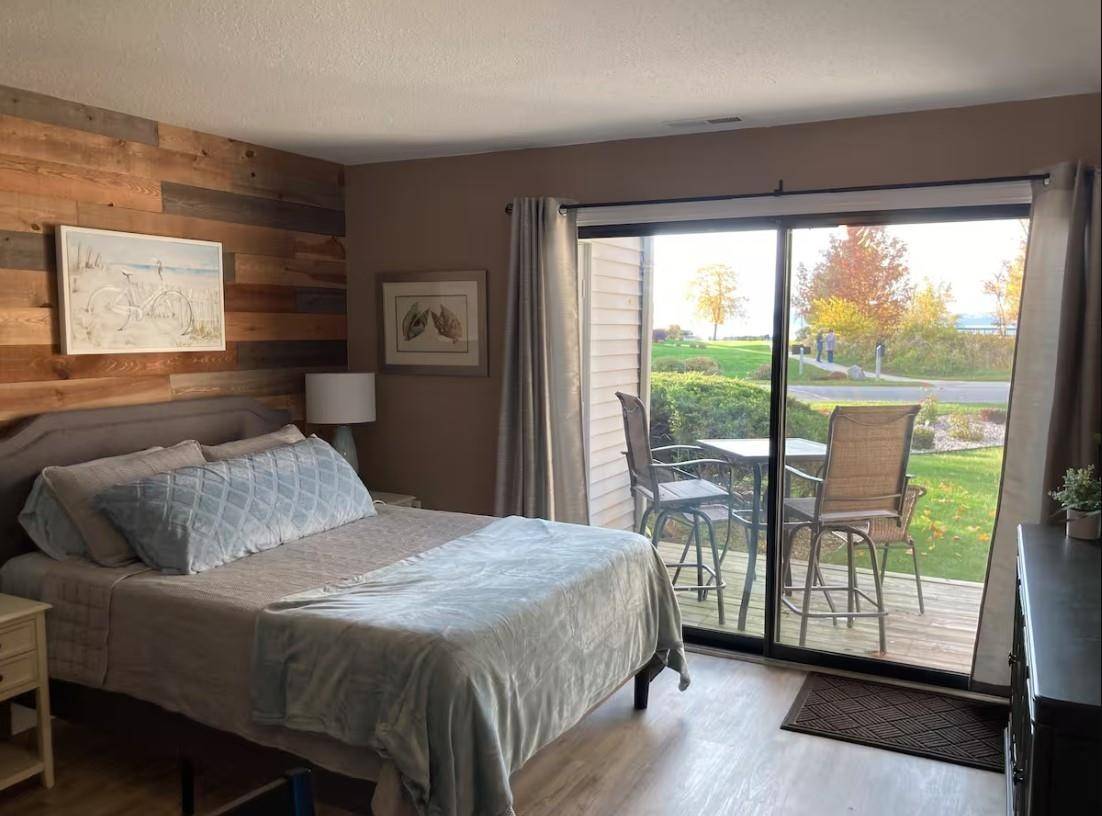 Williamsburg, MI 49690,5605 E Creeks XING