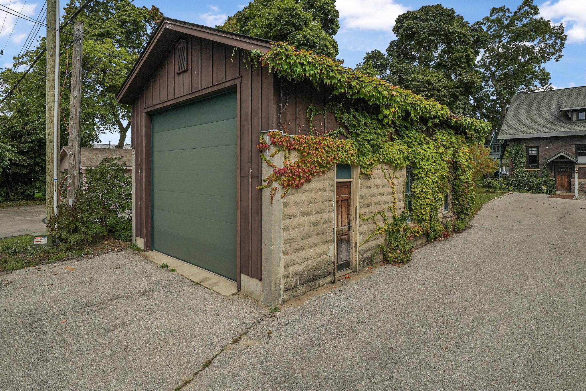 Traverse City, MI 49684,530 South Union ST