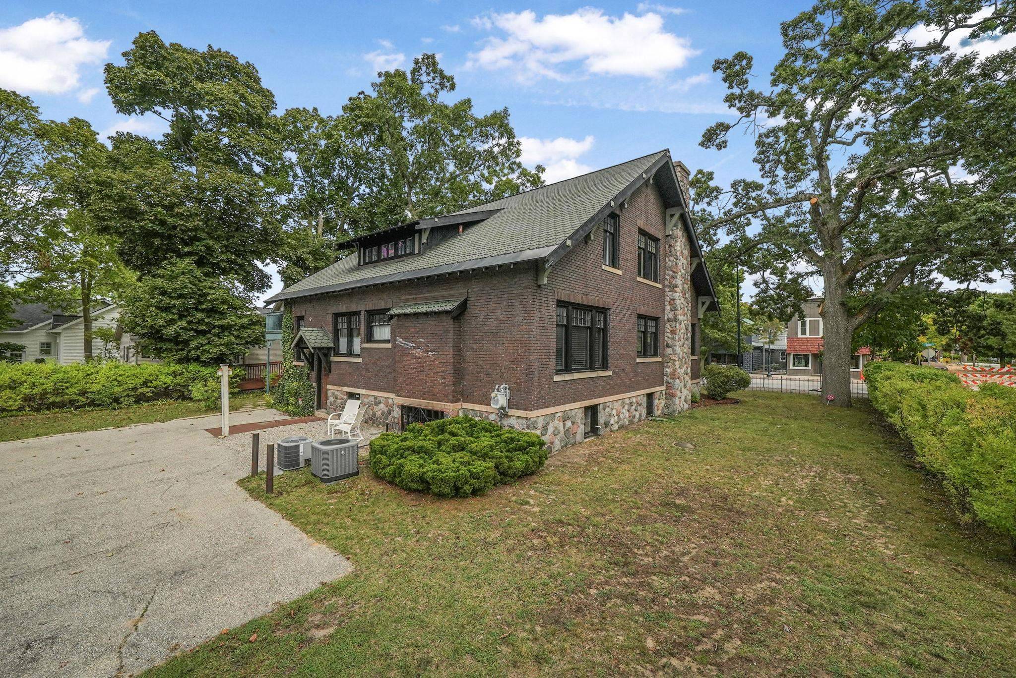 Traverse City, MI 49684,530 South Union ST