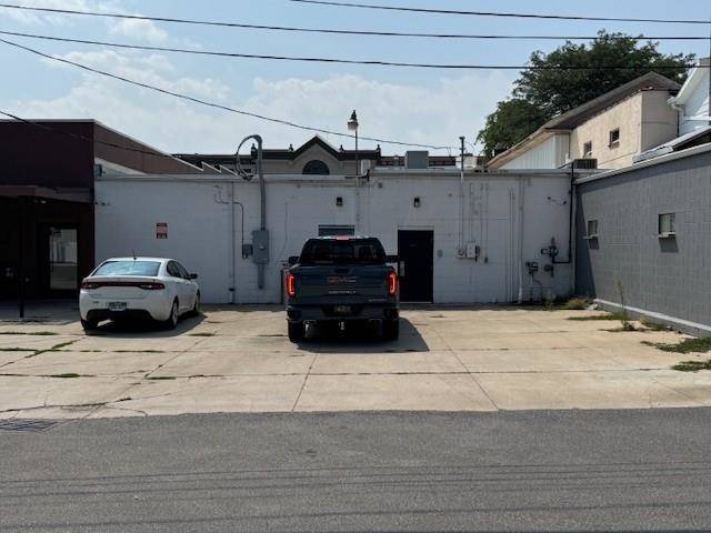 Alma, MI 48801,205/207 E Superior ST