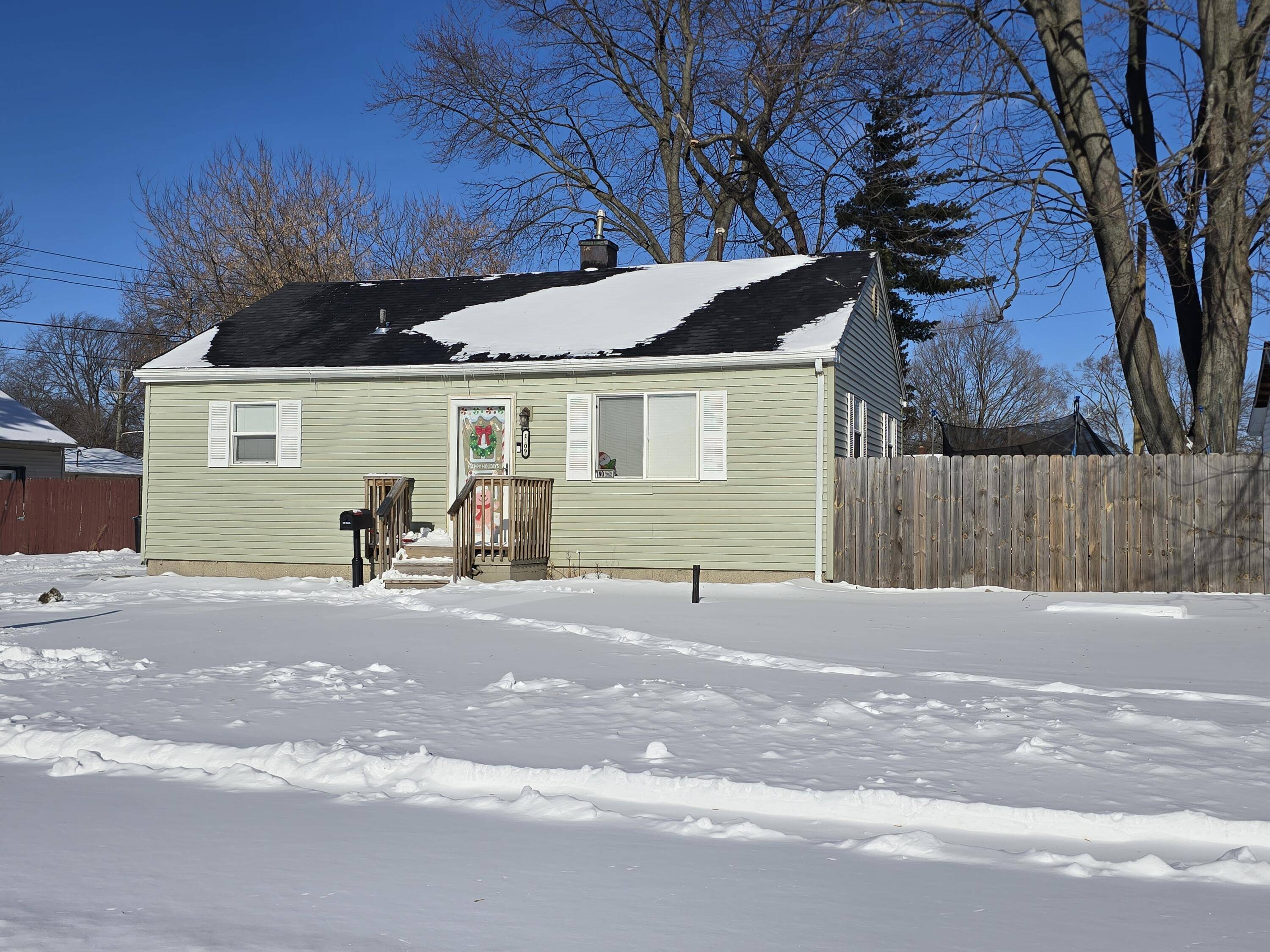 Port Huron, MI 48060,1909 Minnie ST