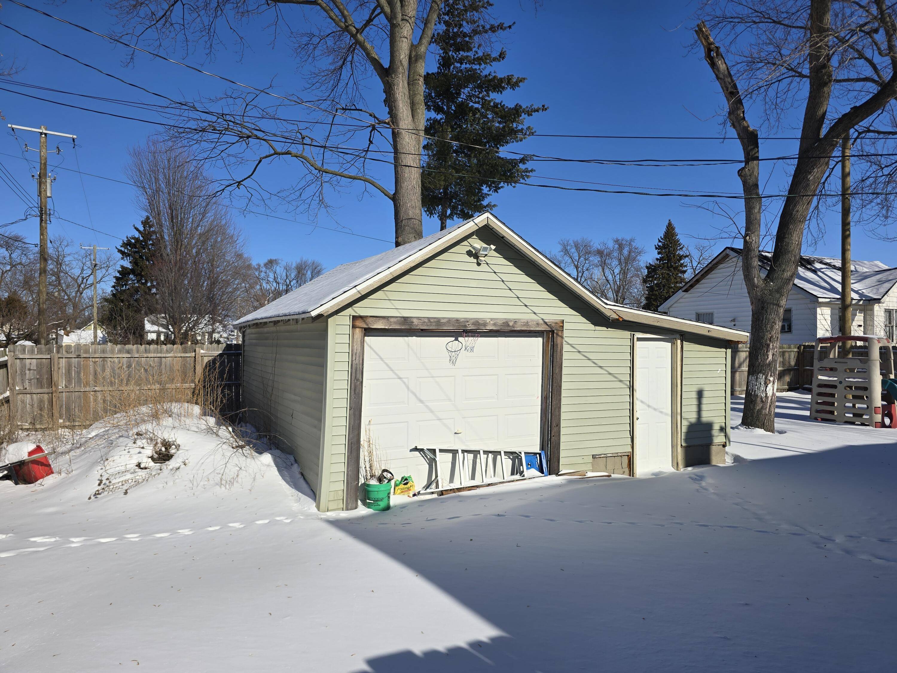 Port Huron, MI 48060,1909 Minnie ST