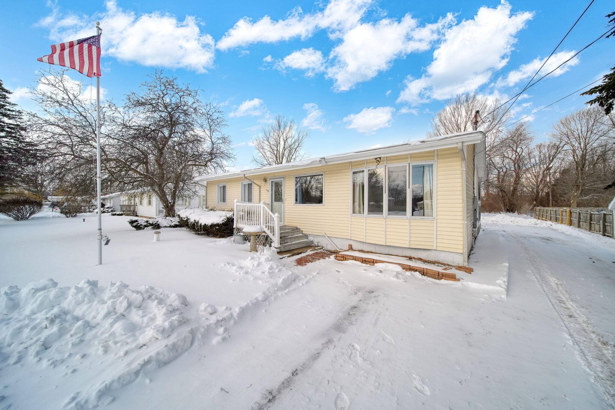 Adrian, MI 49221,1840 Taylor DR