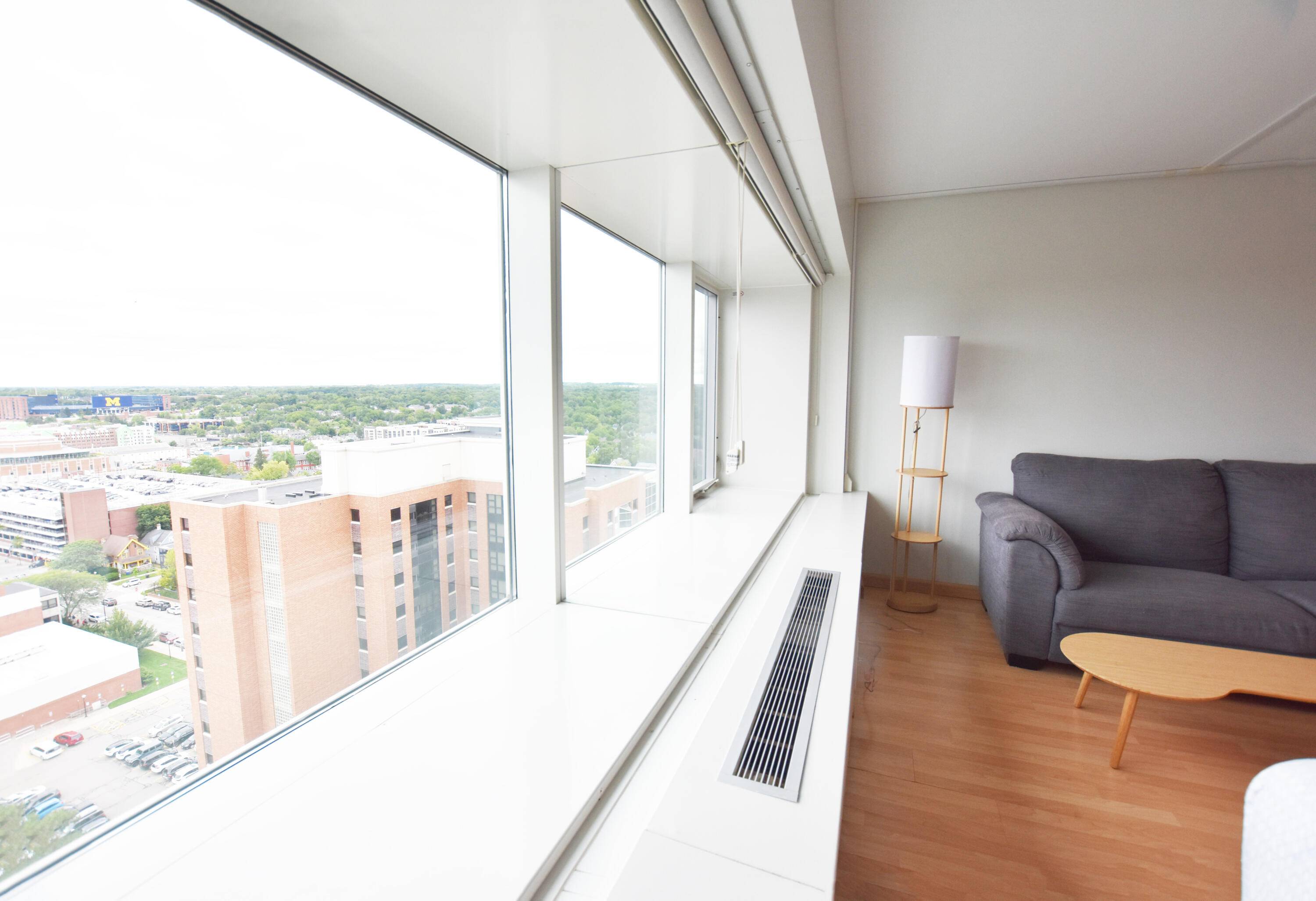 Ann Arbor, MI 48104,555 E William ST #20L