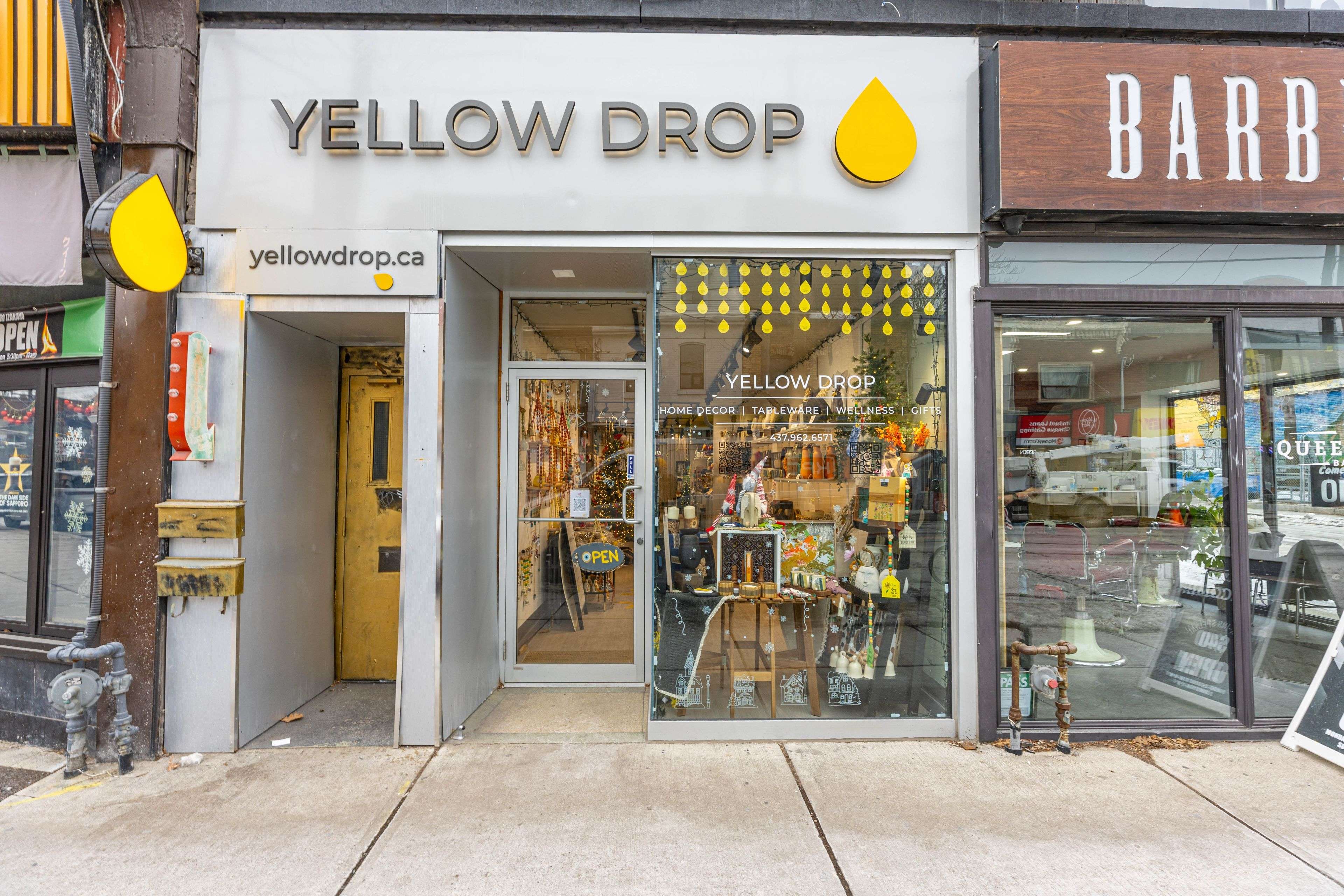 Toronto C01, ON M6J 1E4,618 Queen ST W