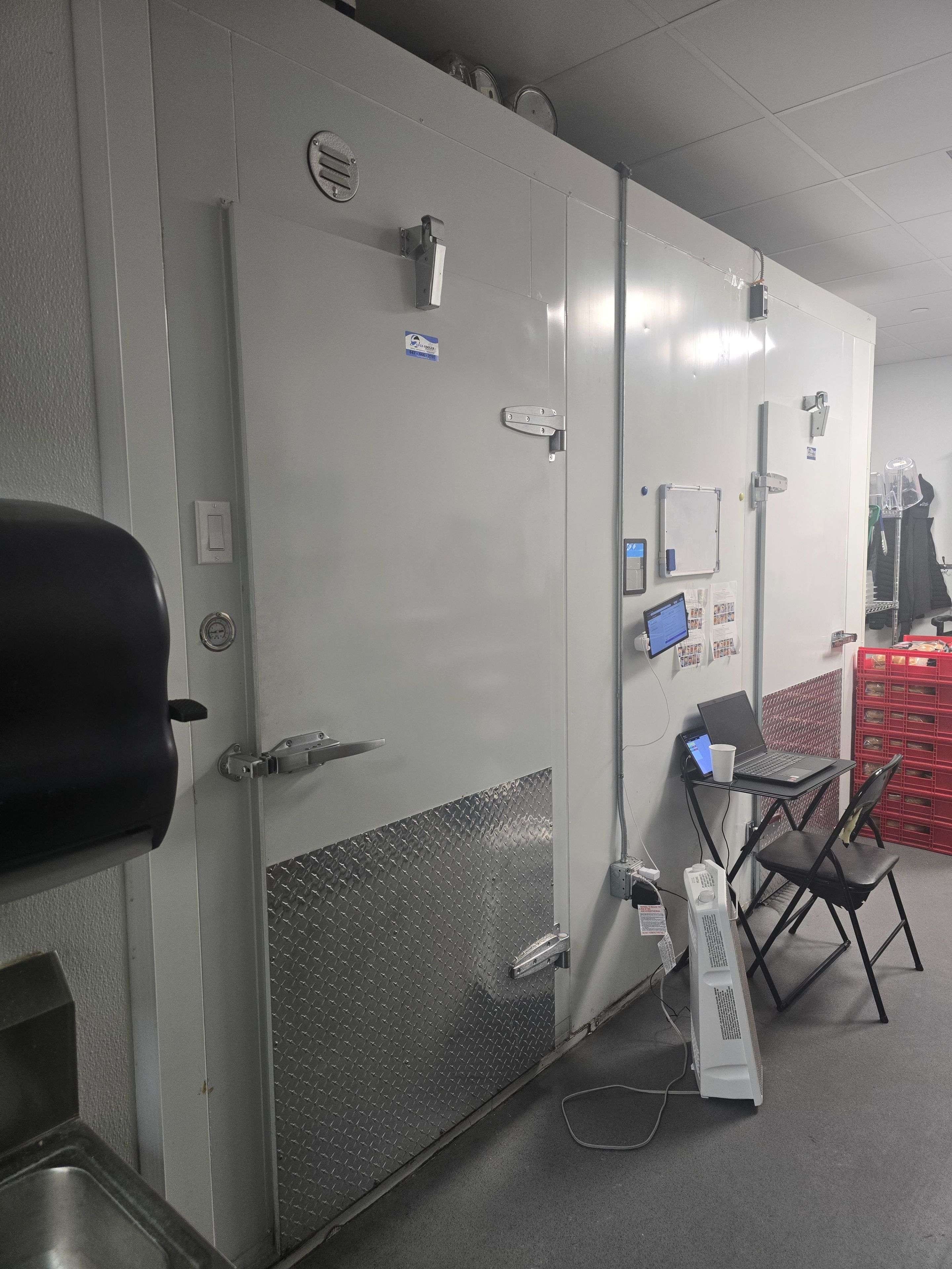 Whitby, ON L1R 3H8,150 Taunton RD W #E2