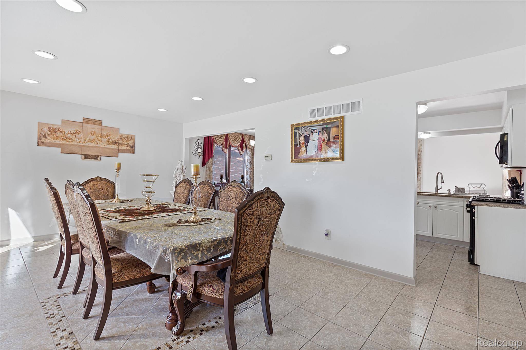 Sterling Heights, MI 48310,38172 Yonkers DR