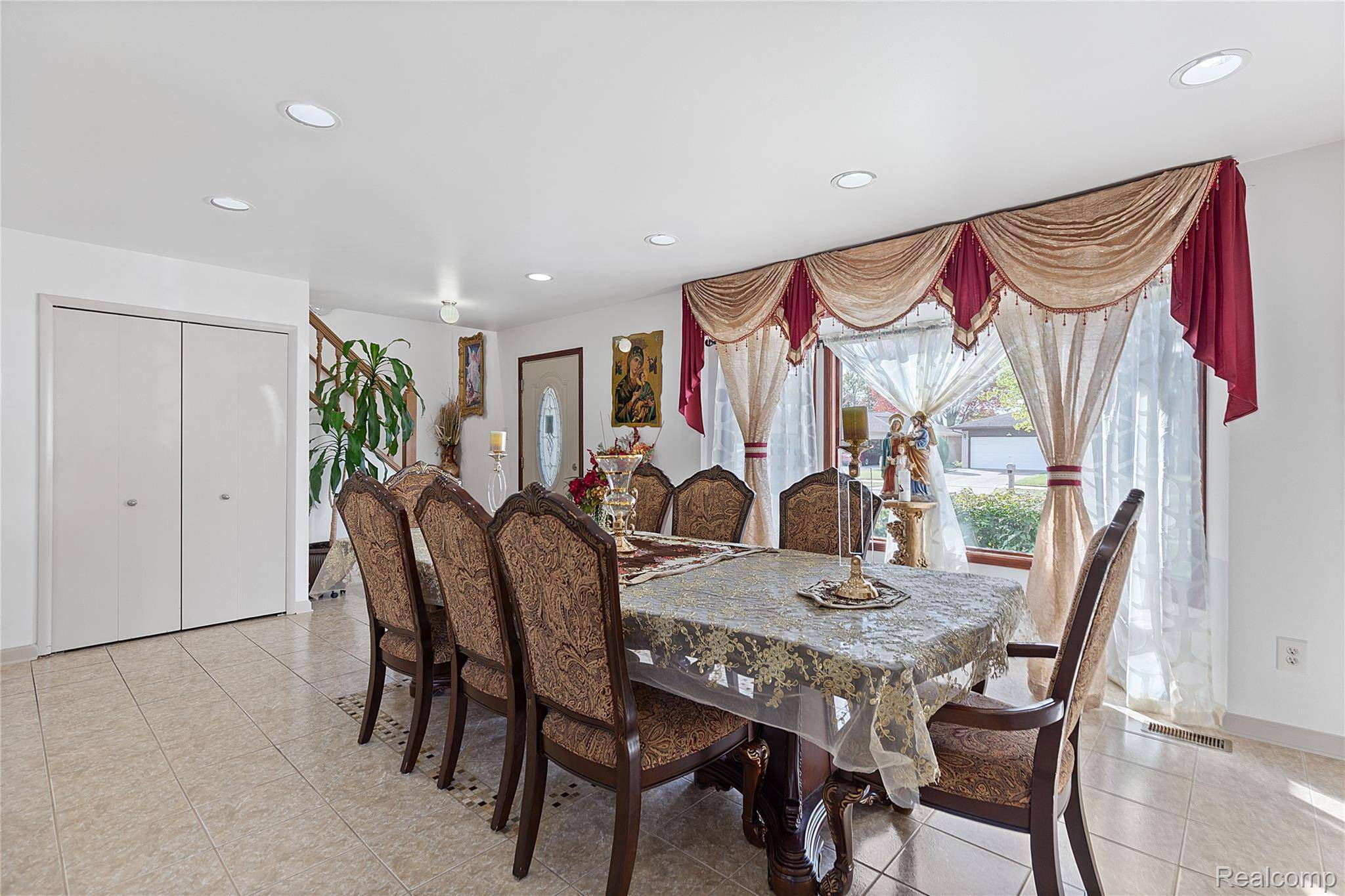 Sterling Heights, MI 48310,38172 Yonkers DR