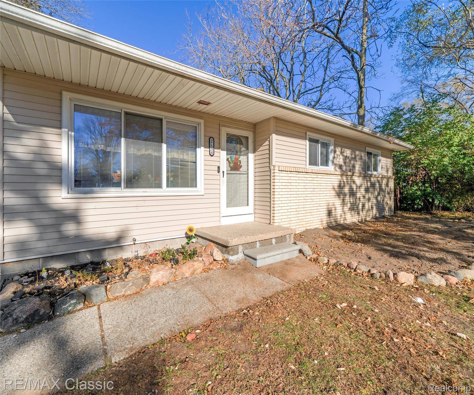 Romulus, MI 48174,37534 Van Petten ST