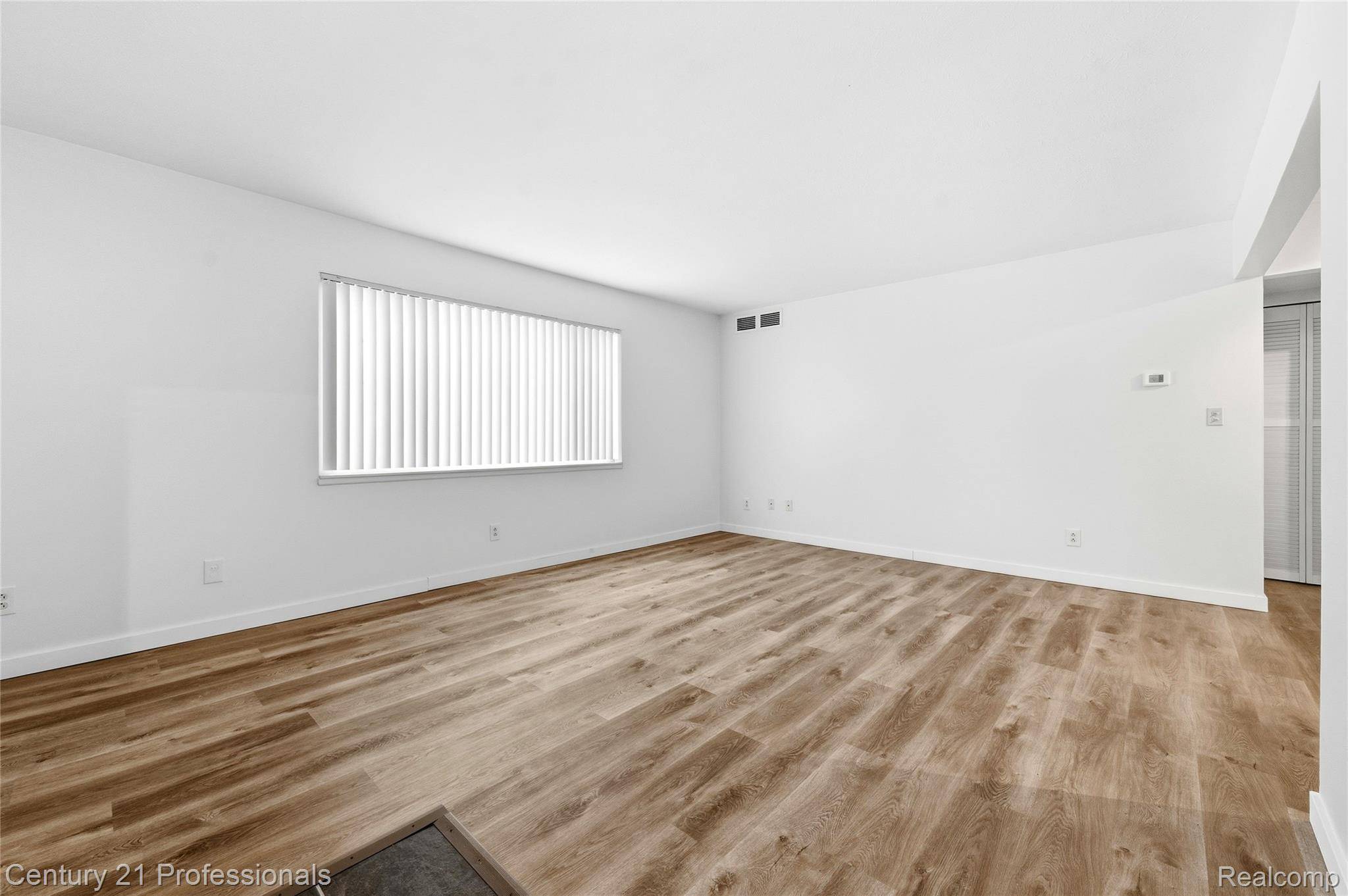 Rochester Hills, MI 48309,2375 WALTON BLVD #8