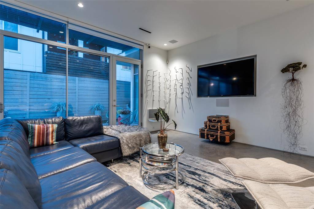 Dallas, TX 75204,2300 N Carroll Avenue