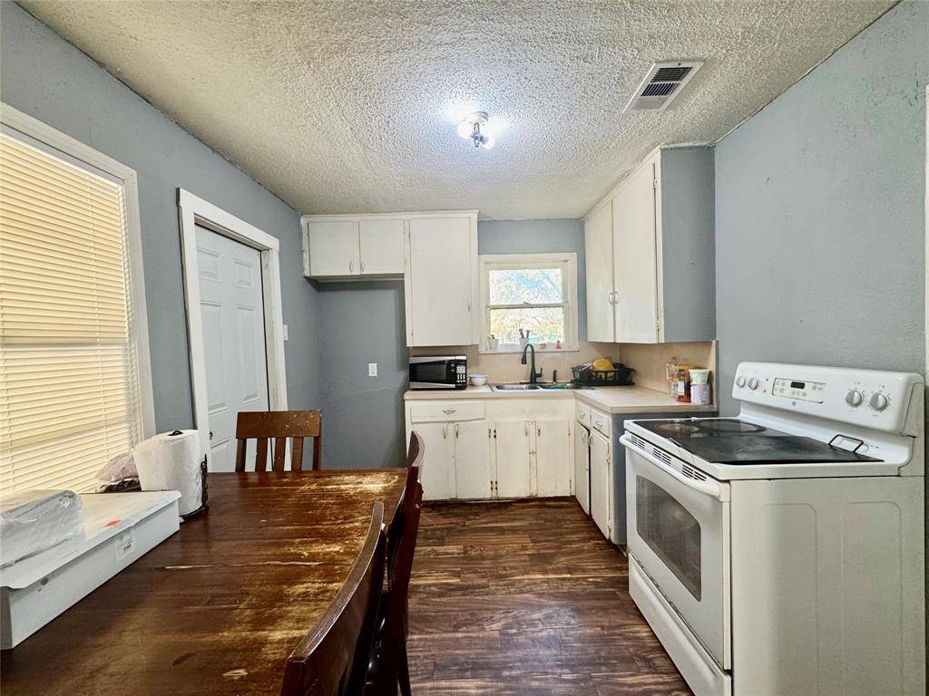 Fort Worth, TX 76112,5629 Wainwright Drive