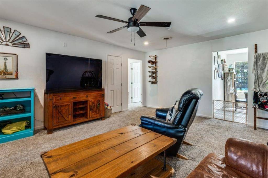 Bridgeport, TX 76426,1406 Vine Street