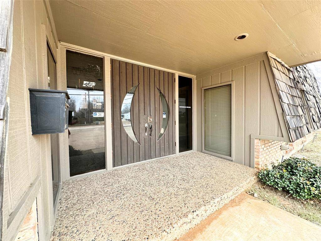 Pantego, TX 76013,2003 W Arkansas Lane